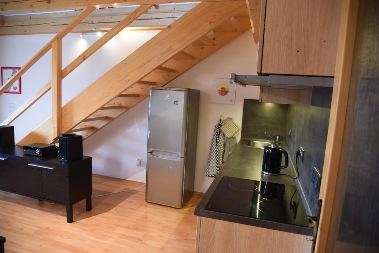 Apartman Mezi Kopci - Mid Hills Apartment Roudnice Extérieur photo