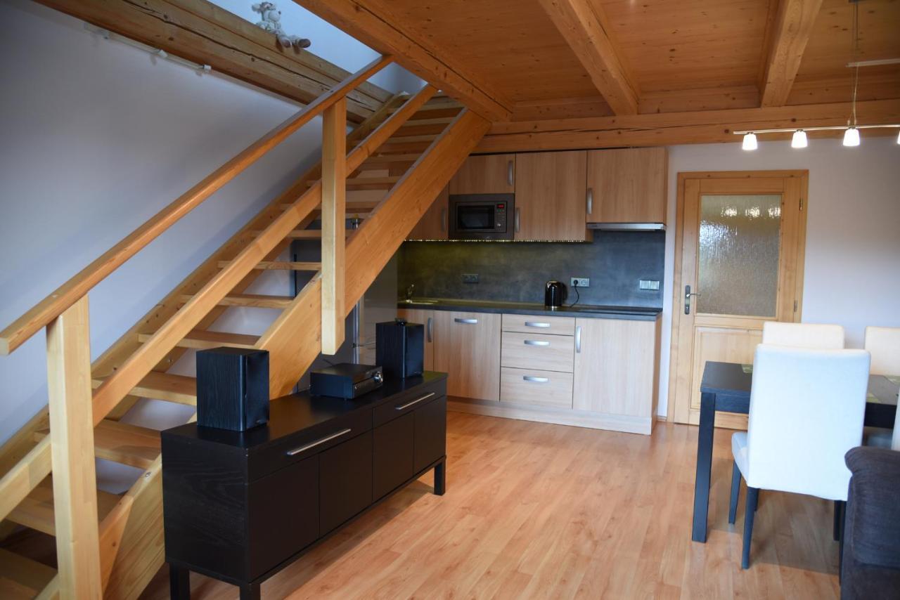 Apartman Mezi Kopci - Mid Hills Apartment Roudnice Extérieur photo
